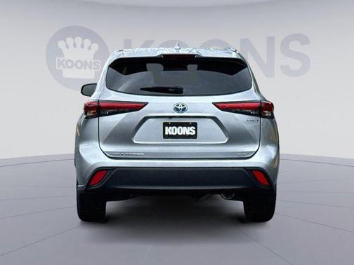 2021 Toyota Highlander Hybrid XLE