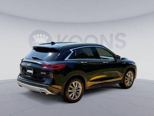 2022 INFINITI QX50 LUXE AWD