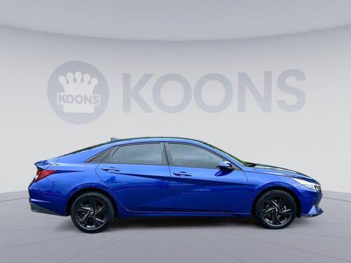 2021 Hyundai ELANTRA SEL