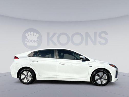 2020 Hyundai IONIQ Hybrid Blue