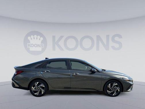 2025 Hyundai ELANTRA HEV SEL Sport