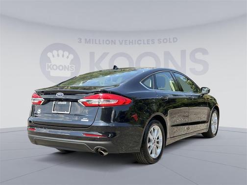 Photo 5 of 25 of 2020 Ford Fusion SE