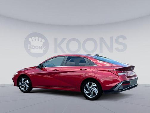 2025 Hyundai ELANTRA Limited