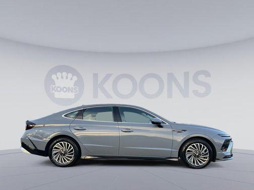 2024 Hyundai SONATA Hybrid SE