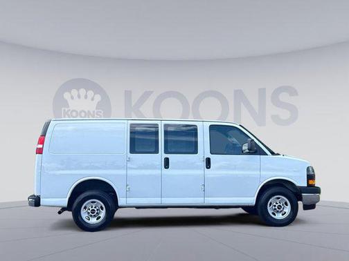 2023 GMC Savana 2500 Work Van