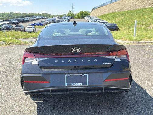 Abyss Black 2026 Hyundai ELANTRA Limited
