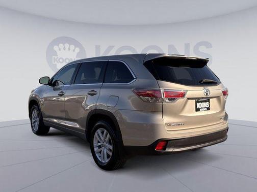 Creme Brulee Mica 2014 Toyota Highlander LE