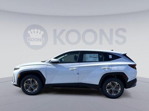 Creamy White Pearl 2026 Hyundai TUCSON Hybrid Blue SE