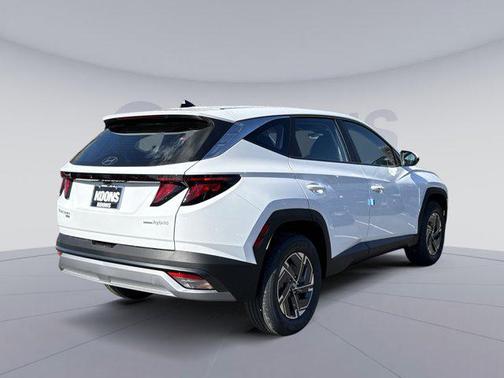 Creamy White Pearl 2026 Hyundai TUCSON Hybrid Blue SE