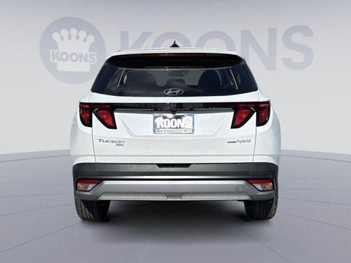 Creamy White Pearl 2026 Hyundai TUCSON Hybrid Blue SE