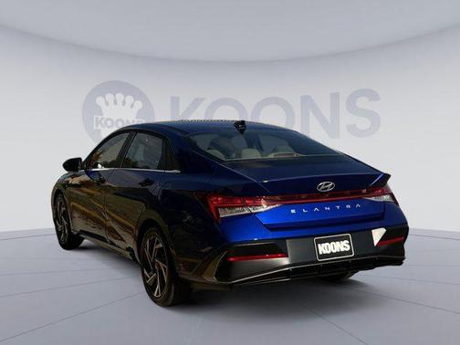 2025 Hyundai ELANTRA SEL