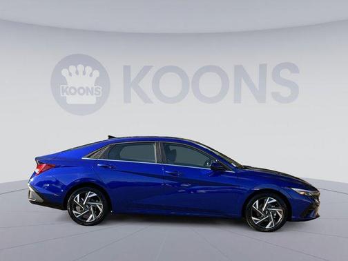 2025 Hyundai ELANTRA SEL