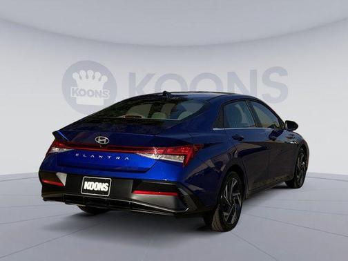 2025 Hyundai ELANTRA SEL