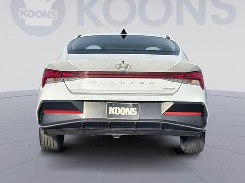 2025 Hyundai ELANTRA Limited