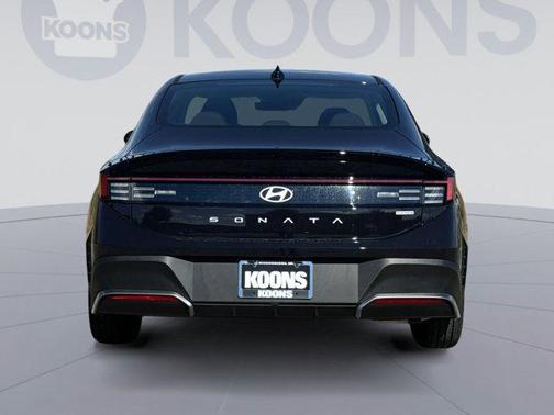 2026 Hyundai SONATA Hybrid Base