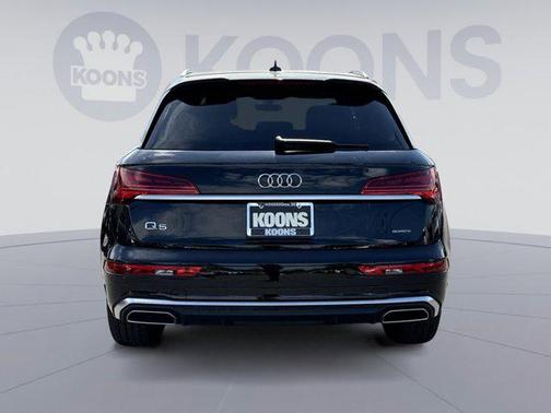 Mythos Black Metallic 2023 Audi Q5 45 S line Premium