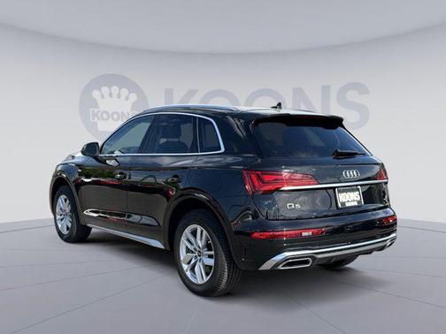 Mythos Black Metallic 2023 Audi Q5 45 S line Premium