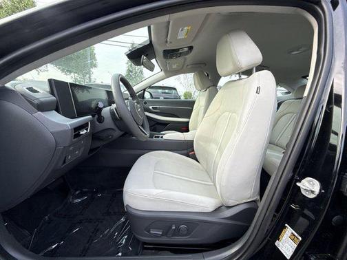 Abyss Black 2025 Hyundai SONATA SEL
