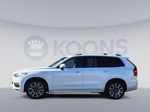 2019 Volvo XC90 T6 Momentum