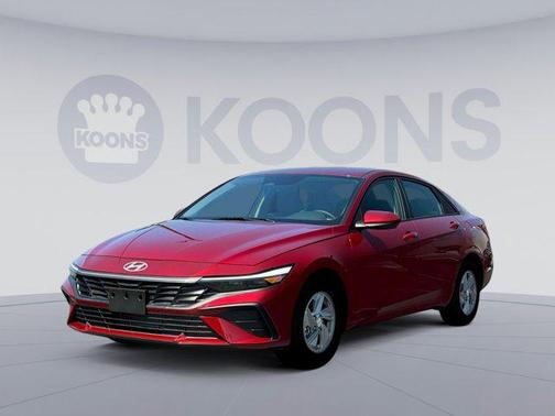 2025 Hyundai ELANTRA SE