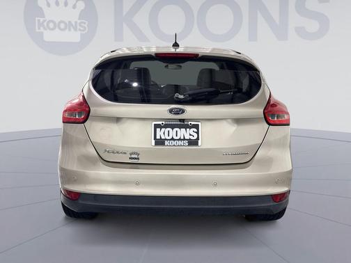 White Gold Metallic 2018 Ford Focus Titanium