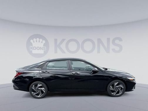 Abyss Black 2026 Hyundai ELANTRA Limited