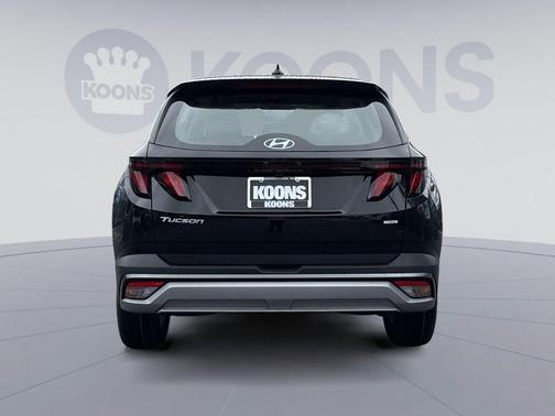 Phantom Black 2026 Hyundai TUCSON SE