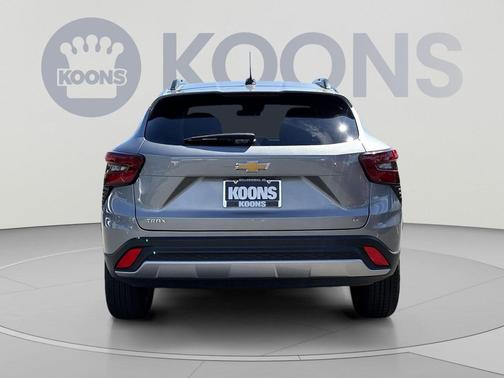 Sterling Gray Metallic 2025 Chevrolet Trax LT