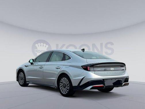 2025 Hyundai SONATA Hybrid Limited