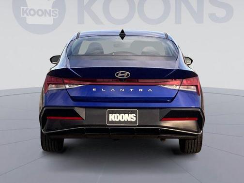 2025 Hyundai ELANTRA SEL