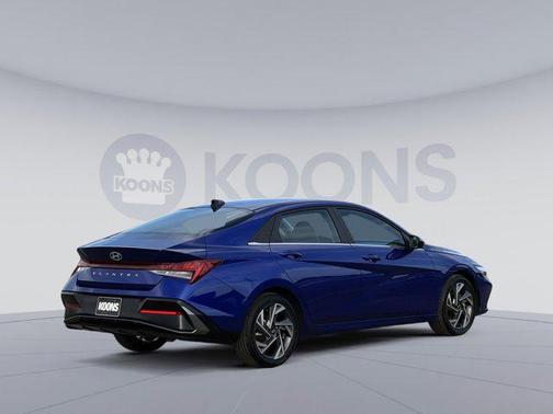 2025 Hyundai ELANTRA SEL