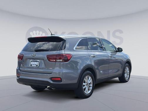 Everlasting Silver 2020 Kia Sorento LX