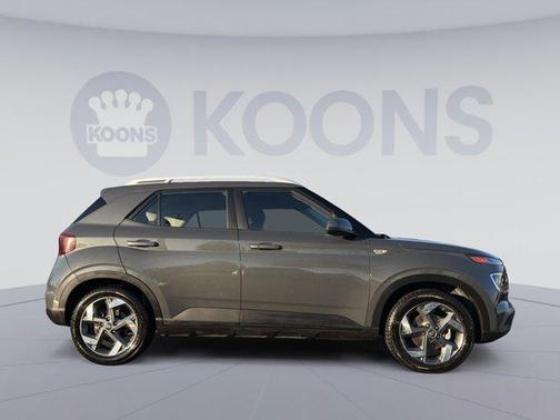 2024 Hyundai VENUE SEL