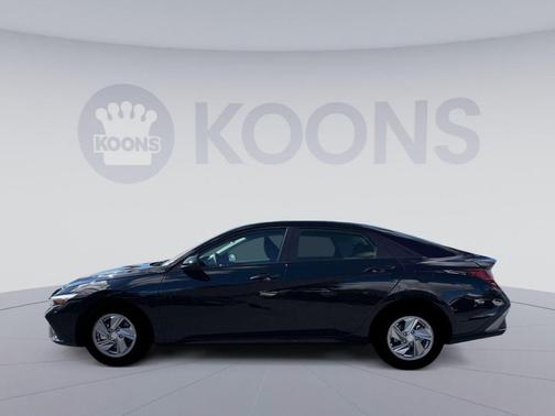 Abyss Black 2026 Hyundai ELANTRA SE