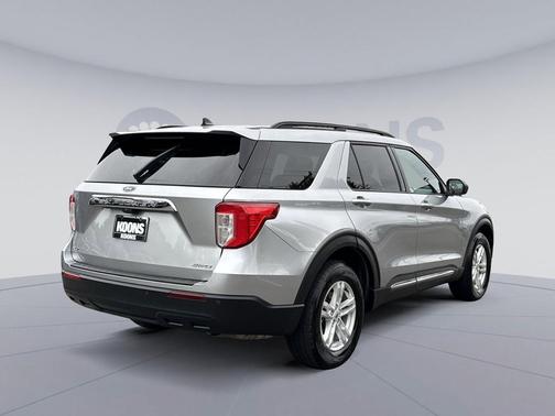 Iconic Silver Metallic 2021 Ford Explorer XLT