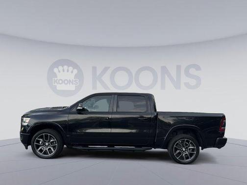 Diamond Black Crystal Pearlcoat 2019 RAM 1500 Laramie