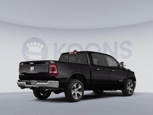 Diamond Black Crystal Pearlcoat 2019 RAM 1500 Laramie