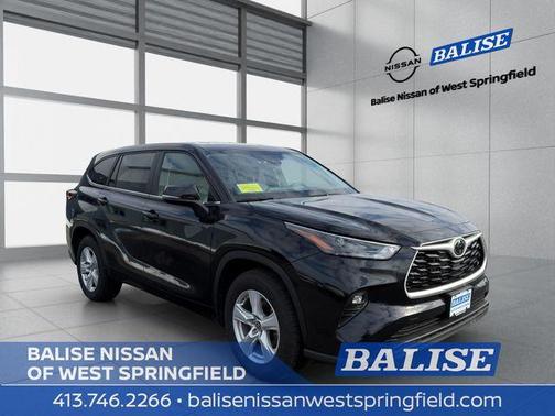 Midnight Black Metallic 2024 Toyota Highlander LE