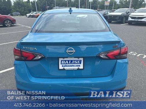 Arctic Blue Met 2025 Nissan Versa 1.6 SR