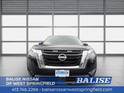 Super Black 2024 Nissan Pathfinder SV