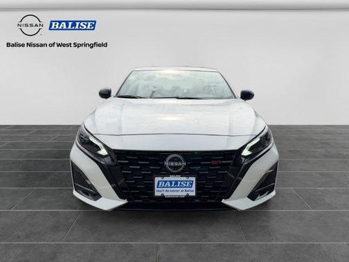 Pearl White Tri-Coat 2026 Nissan Altima SR