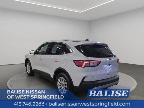 Oxford White 2021 Ford Escape SE
