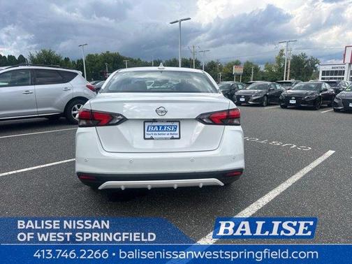 Aspen White 2022 Nissan Versa 1.6 SV