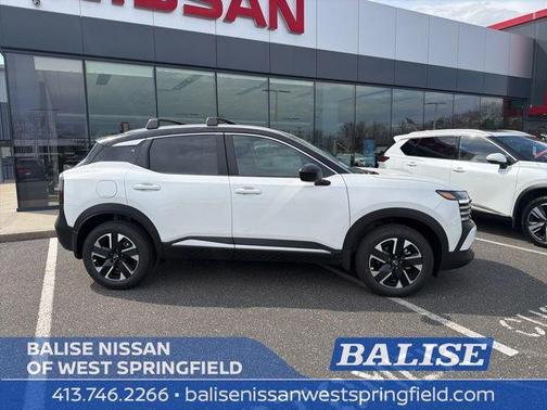 2t Wht Blk Roof 2026 Nissan Kicks SV