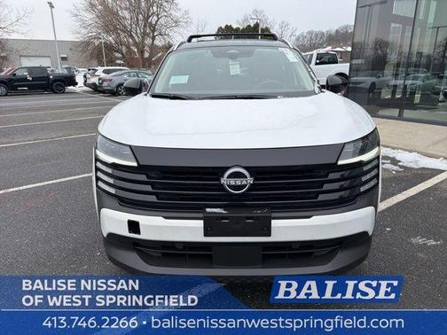 2t Wht Blk Roof 2026 Nissan Kicks SV