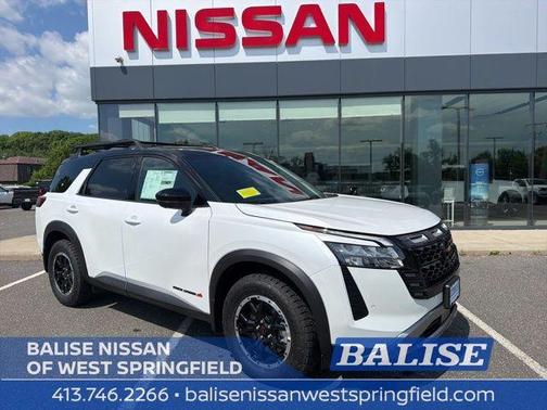 White / Black 2026 Nissan Pathfinder Rock Creek