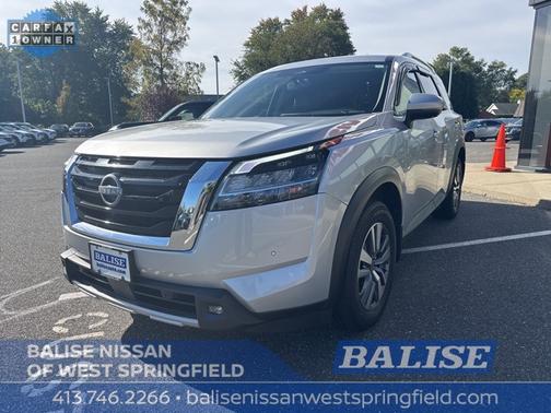 2022 Nissan Pathfinder SL