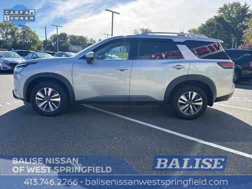 2022 Nissan Pathfinder SL