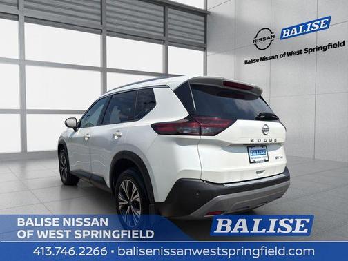 White 2022 Nissan Rogue SV