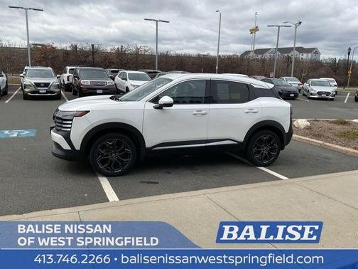 Aspen White Tri 2025 Nissan Kicks SR